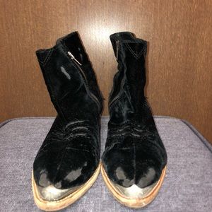 Dolce Vita heeled, distressed velvet boots
